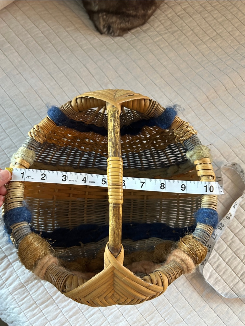 Vtg handmade rare wicker small weaved  basket home decor cottage country - Picture 11 of 14